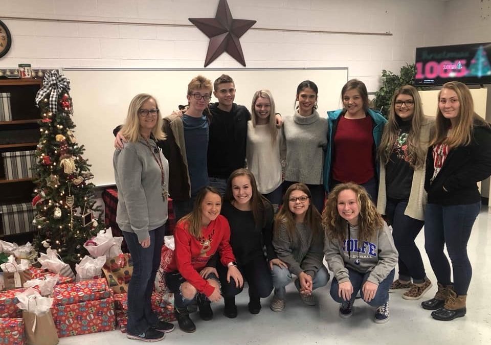 2019 Rogers Scholar Jayla Lindon organized an “Adopt an Elementary Child for Christmas” program for local students