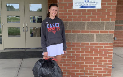 2020 Rogers Scholar Mollie Harne donates clothing to Casey County students