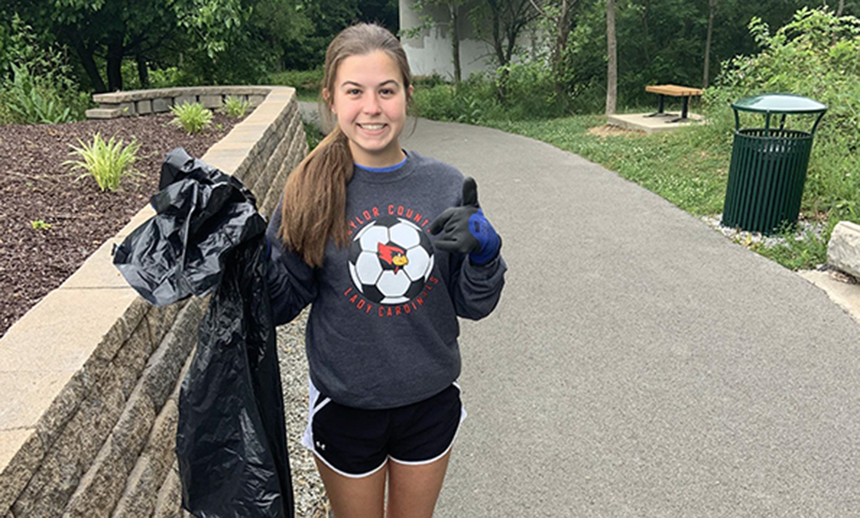 2020 Rogers Scholar Peyton McCubbin cleans up Taylor County walking trail