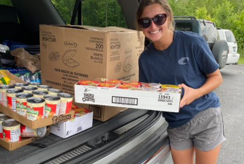 2020 Rogers Scholar Lauren Worley donates boxes of blessings to homeless