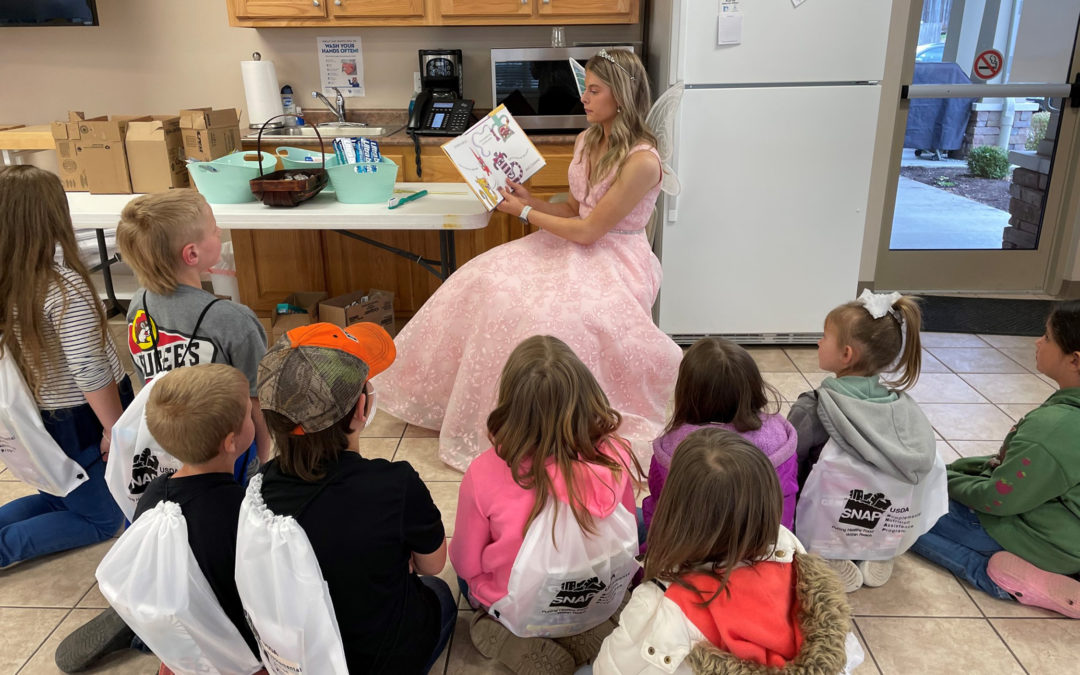 2021 Rogers Scholar Ginger Johnson hosts Wolfe County Literacy Storybook Day