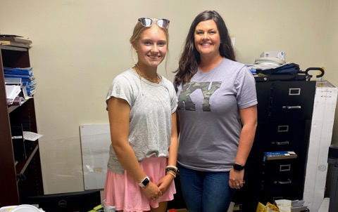 2021 Rogers Scholar Taylor Payne donates cleaning supplies to homeless