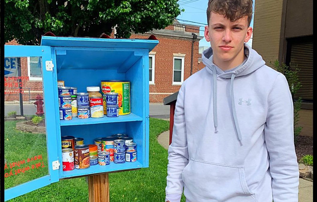 2021 Rogers Scholar Bryce Messer restocks Blessing Boxes in Knox County