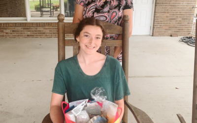 2021 Rogers Scholar Caroline Richmond donates items to Bethany House