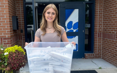 2022 Rogers Scholar Regan Messer donates oral health care kits to students