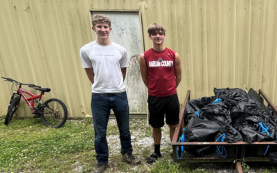 2022 Rogers Scholar Kenneth Sergent organizes river cleanup project